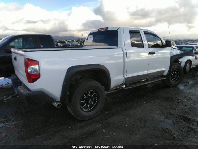 Photo 3 VIN: 5TFUM5F12JX074998 - TOYOTA TUNDRA 4WD 