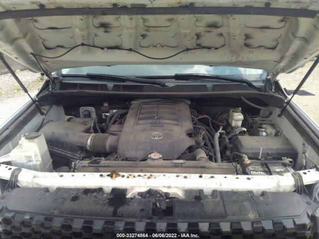 Photo 9 VIN: 5TFUM5F12JX077674 - TOYOTA TUNDRA 4WD 