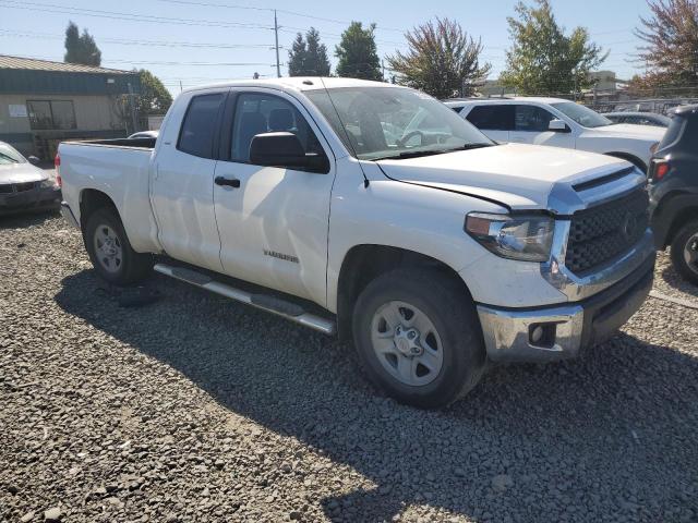 Photo 3 VIN: 5TFUM5F12KX081497 - TOYOTA TUNDRA 