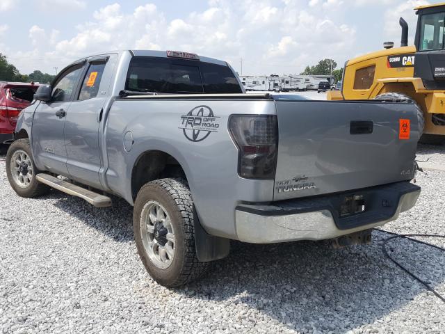 Photo 2 VIN: 5TFUM5F13AX004524 - TOYOTA TUNDRA DOU 