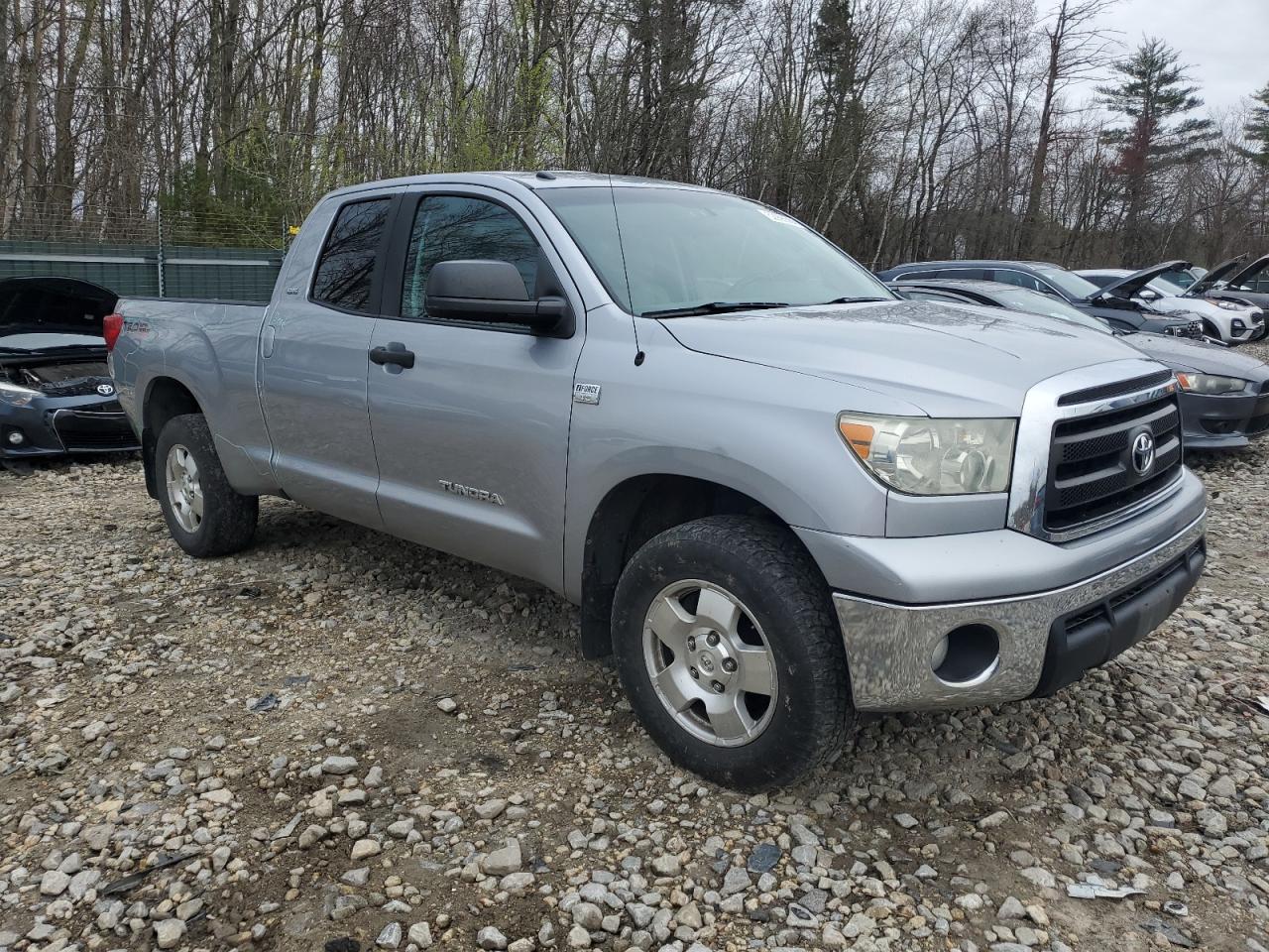 Photo 3 VIN: 5TFUM5F13AX005723 - TOYOTA TUNDRA 