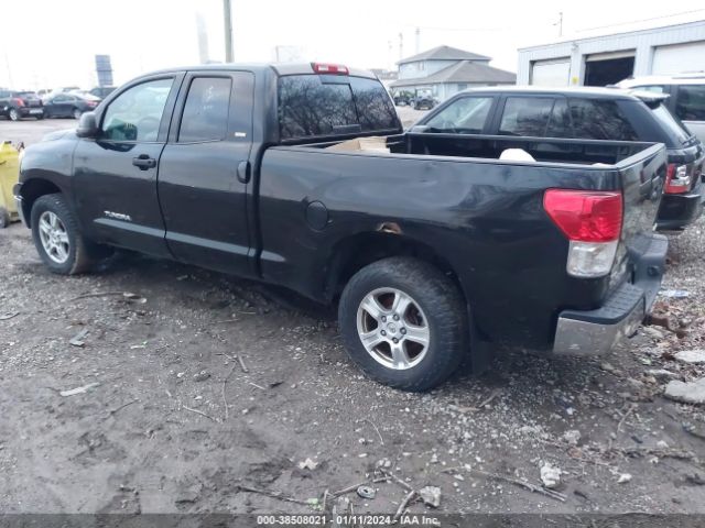 Photo 2 VIN: 5TFUM5F13AX010954 - TOYOTA TUNDRA 