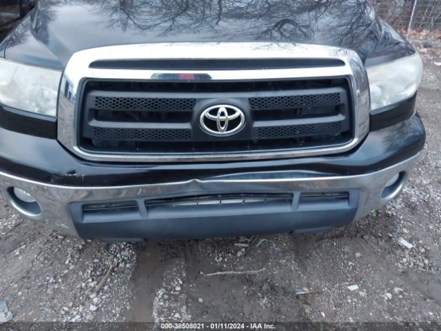 Photo 5 VIN: 5TFUM5F13AX010954 - TOYOTA TUNDRA 