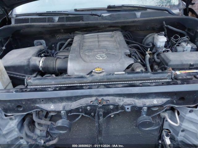 Photo 9 VIN: 5TFUM5F13AX010954 - TOYOTA TUNDRA 