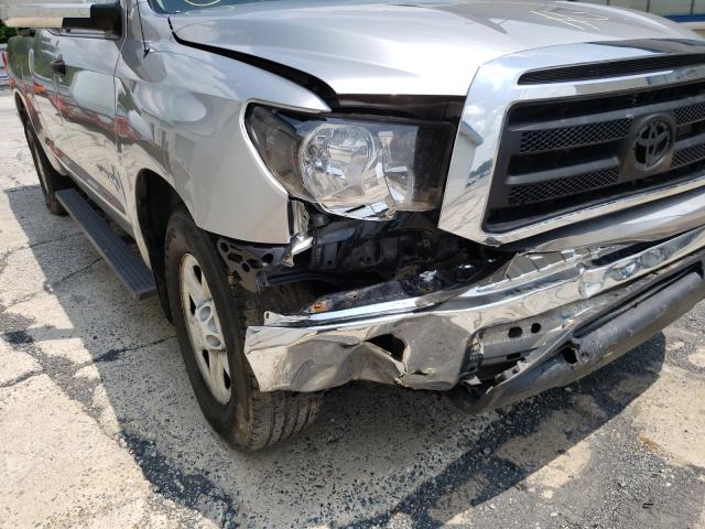 Photo 8 VIN: 5TFUM5F13BX021339 - TOYOTA TUNDRA DOU 