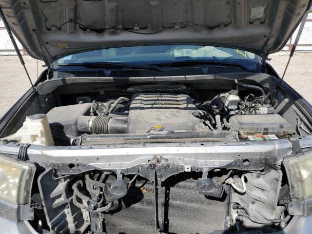 Photo 6 VIN: 5TFUM5F13BX024256 - TOYOTA TUNDRA DOU 