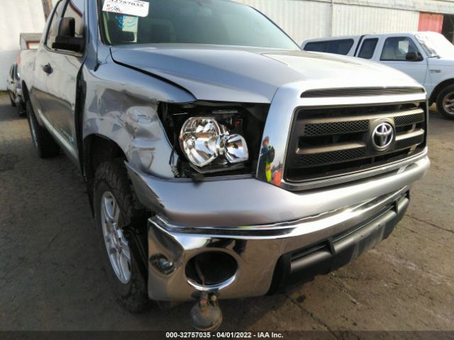 Photo 5 VIN: 5TFUM5F13CX034836 - TOYOTA TUNDRA 4WD TRUCK 