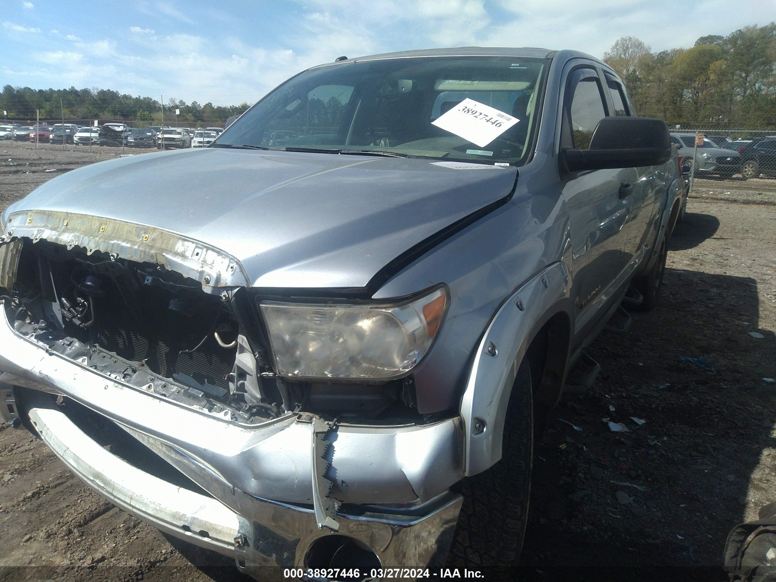 Photo 16 VIN: 5TFUM5F13DX041058 - TOYOTA TUNDRA 