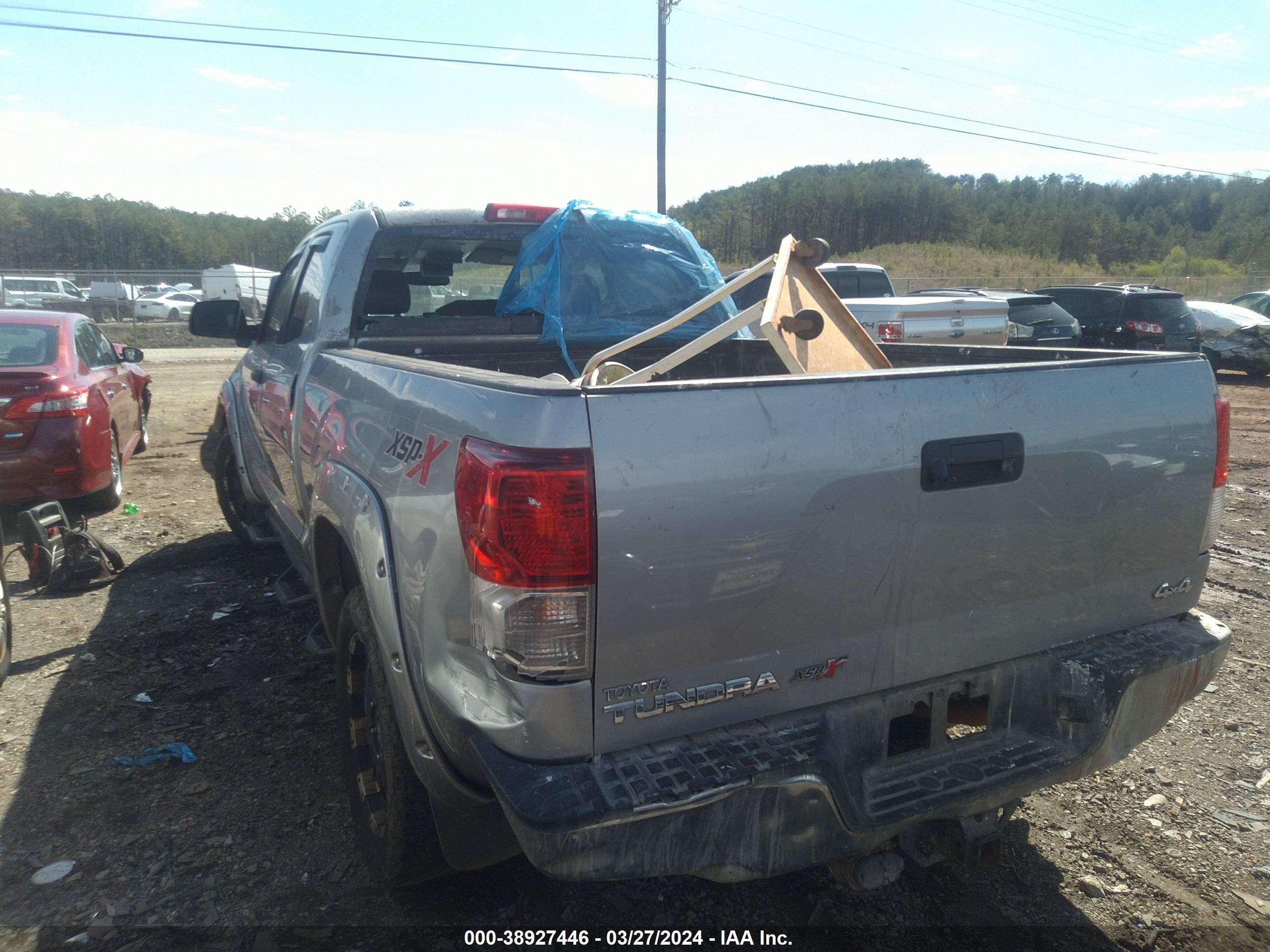 Photo 20 VIN: 5TFUM5F13DX041058 - TOYOTA TUNDRA 