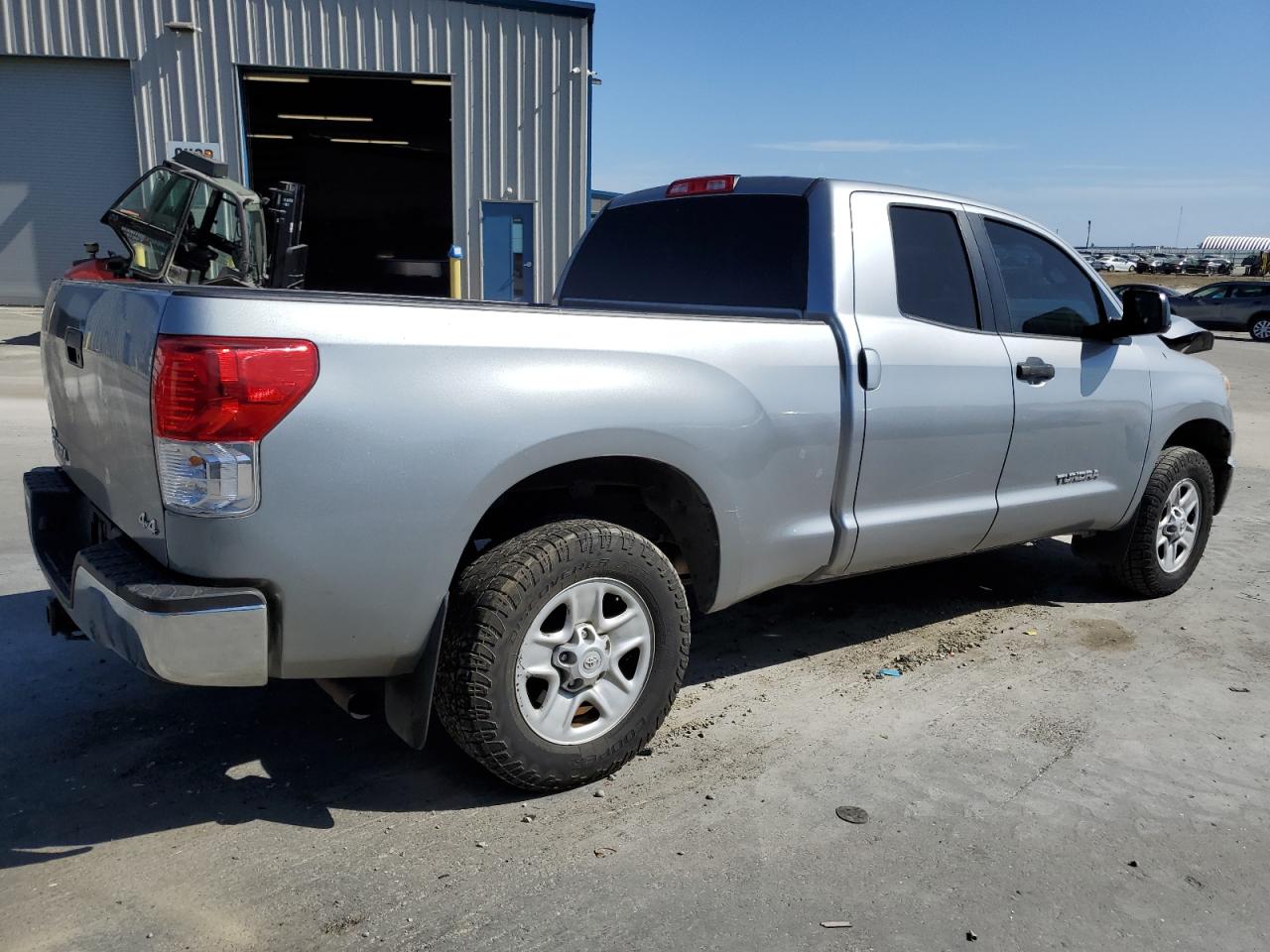 Photo 2 VIN: 5TFUM5F13DX042629 - TOYOTA TUNDRA 