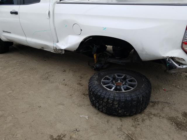 Photo 8 VIN: 5TFUM5F13FX061992 - TOYOTA TUNDRA DOU 