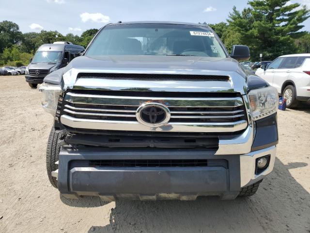 Photo 4 VIN: 5TFUM5F13HX069576 - TOYOTA TUNDRA DOU 