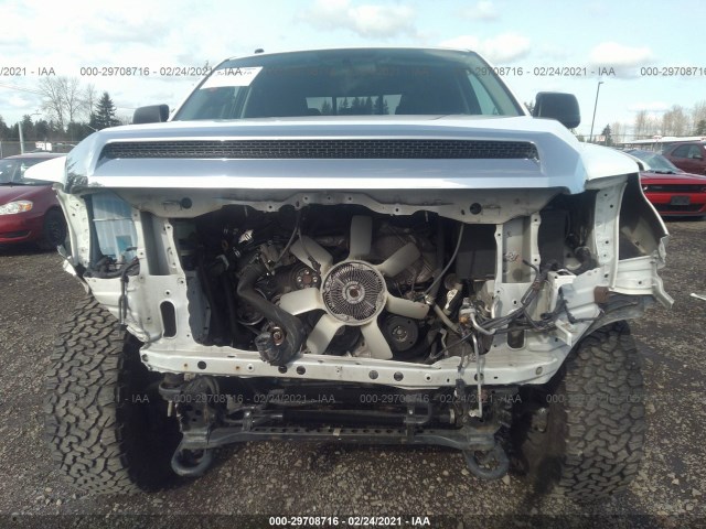 Photo 5 VIN: 5TFUM5F13HX072042 - TOYOTA TUNDRA 4WD 