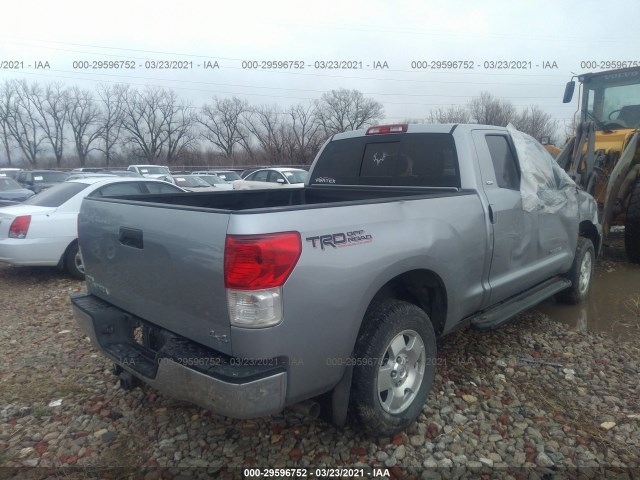 Photo 3 VIN: 5TFUM5F14AX014656 - TOYOTA TUNDRA 4WD TRUCK 