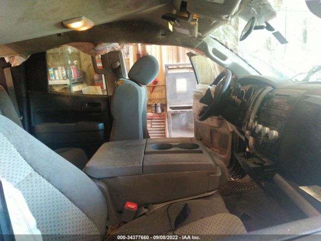 Photo 4 VIN: 5TFUM5F14BX024234 - TOYOTA TUNDRA 4WD TRUCK 