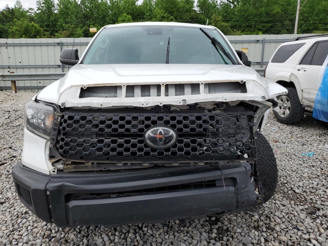 Photo 4 VIN: 5TFUM5F14JX075795 - TOYOTA TUNDRA 