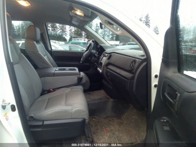 Photo 4 VIN: 5TFUM5F14JX077837 - TOYOTA TUNDRA 4WD 