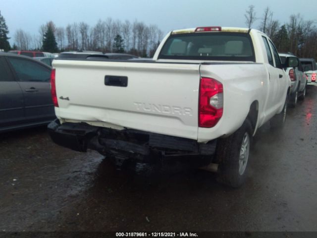 Photo 5 VIN: 5TFUM5F14JX077837 - TOYOTA TUNDRA 4WD 