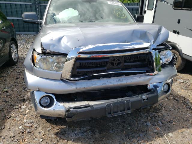 Photo 8 VIN: 5TFUM5F15AX010874 - TOYOTA TUNDRA DOU 