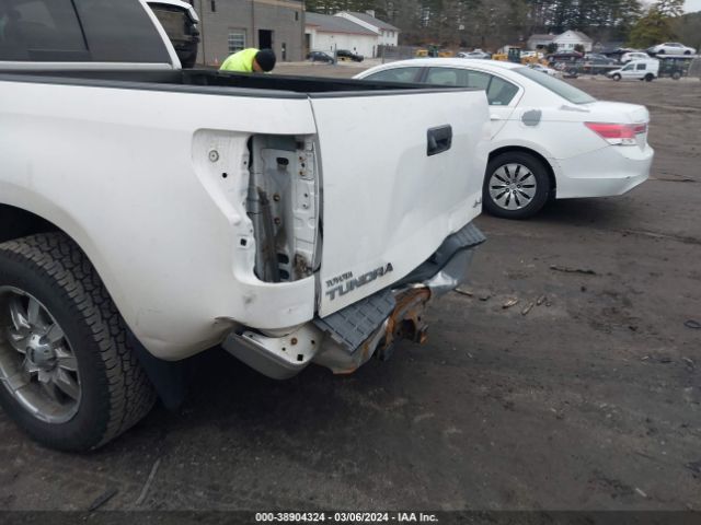 Photo 5 VIN: 5TFUM5F15BX023822 - TOYOTA TUNDRA 