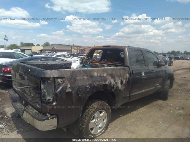 Photo 3 VIN: 5TFUM5F15BX024422 - TOYOTA TUNDRA 4WD TRUCK 