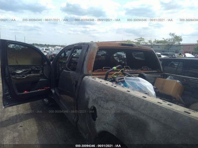 Photo 5 VIN: 5TFUM5F15BX024422 - TOYOTA TUNDRA 4WD TRUCK 