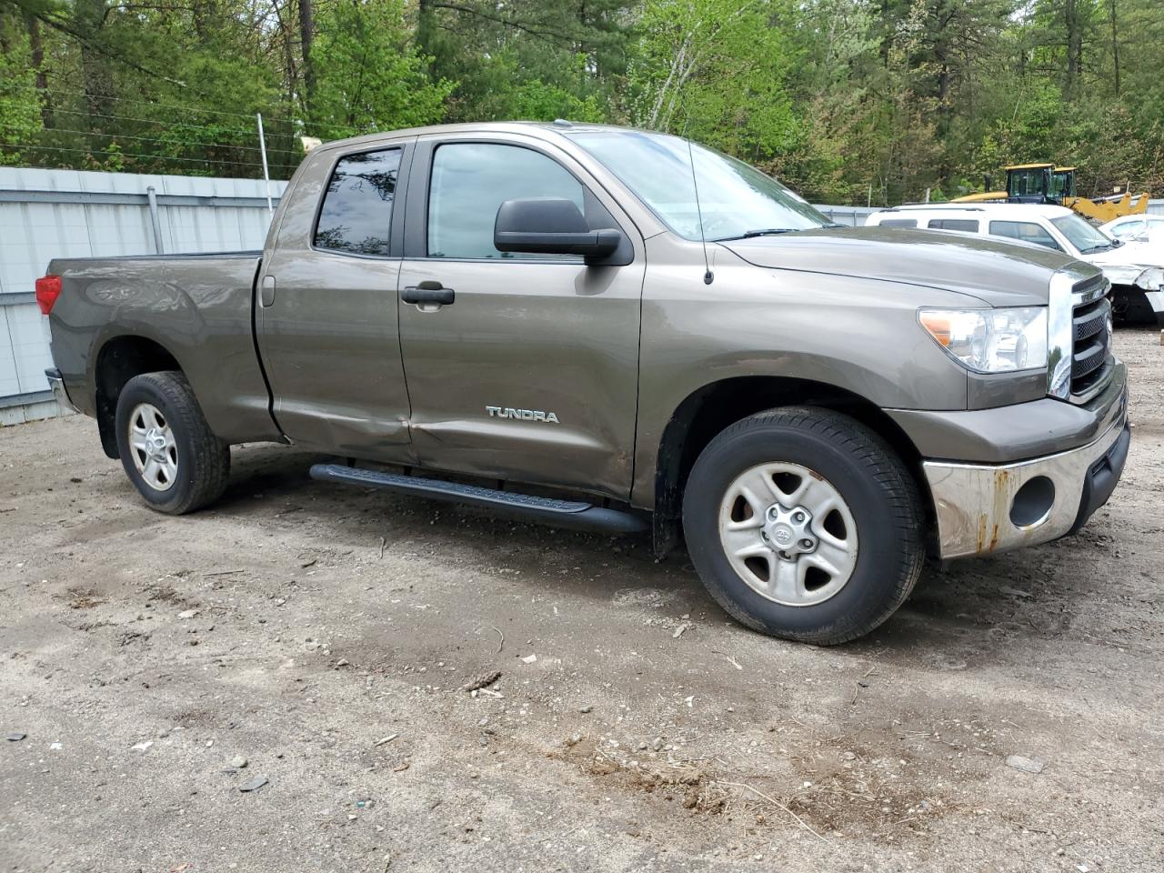 Photo 3 VIN: 5TFUM5F15CX027628 - TOYOTA TUNDRA 