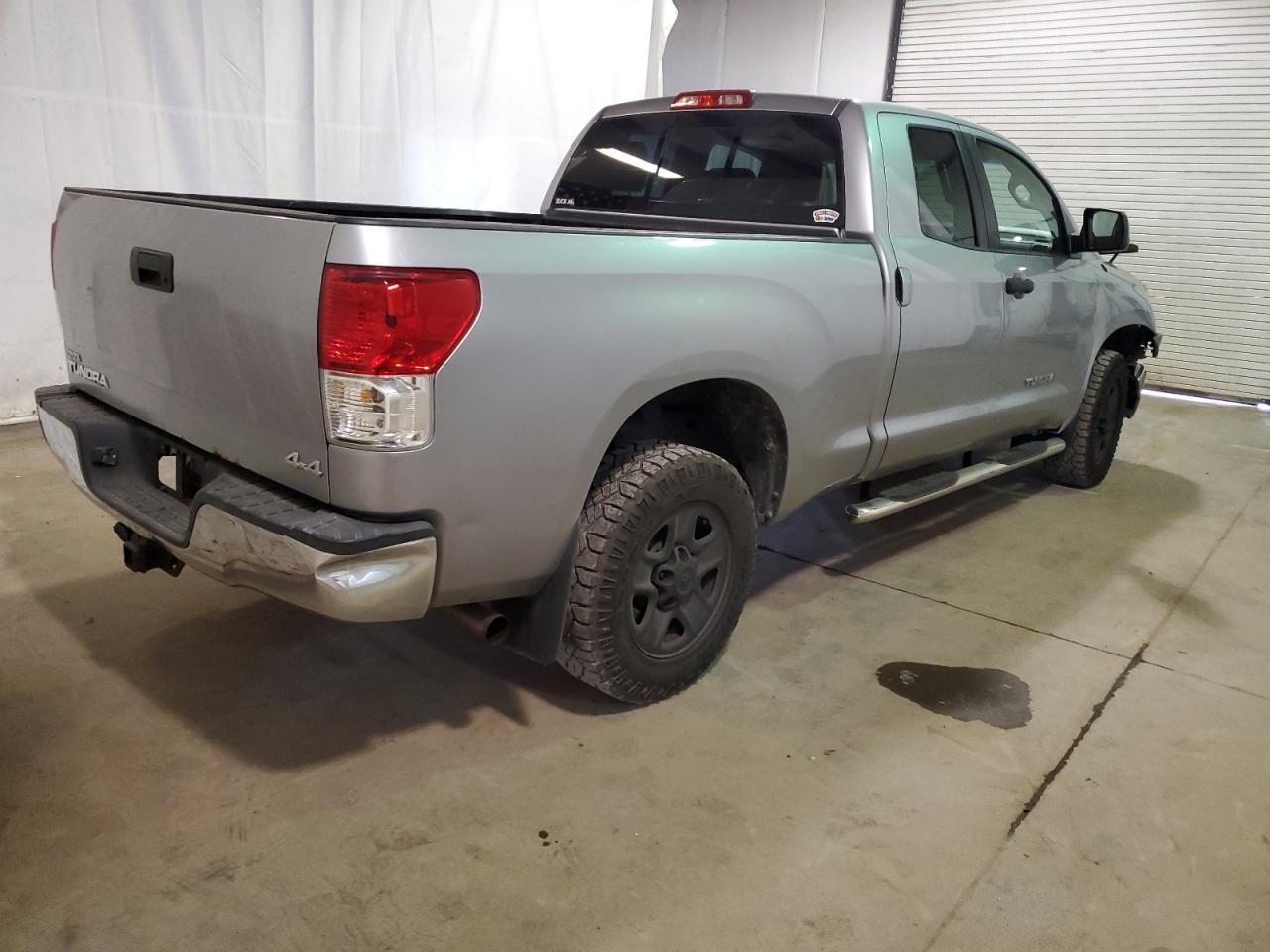 Photo 2 VIN: 5TFUM5F15DX043829 - TOYOTA TUNDRA 