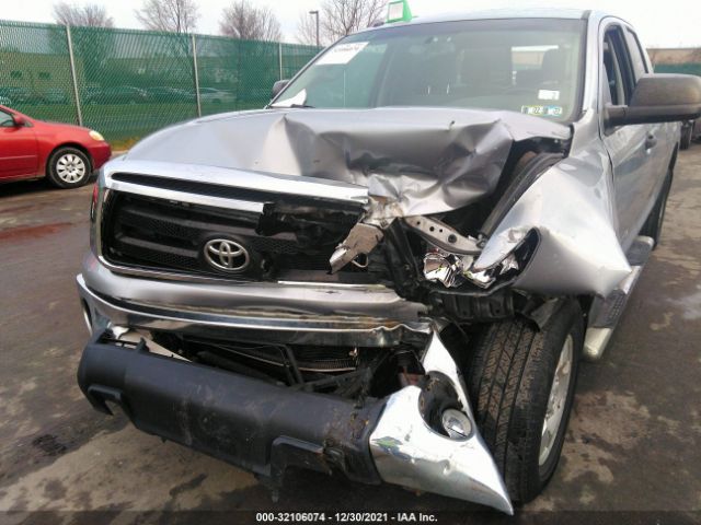 Photo 5 VIN: 5TFUM5F15DX046262 - TOYOTA TUNDRA 4WD TRUCK 