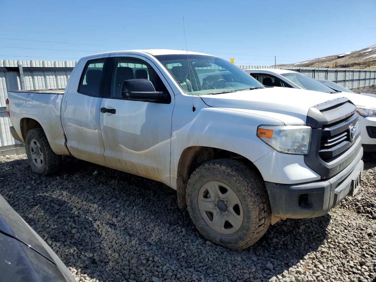 Photo 3 VIN: 5TFUM5F15EX052273 - TOYOTA TUNDRA 