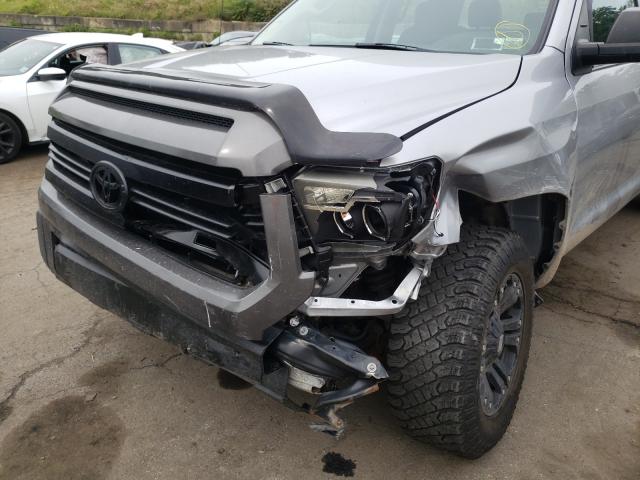 Photo 8 VIN: 5TFUM5F15FX061556 - TOYOTA TUNDRA DOU 