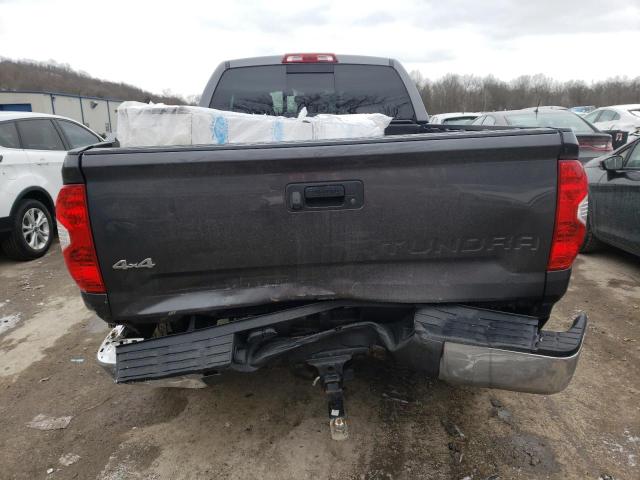 Photo 5 VIN: 5TFUM5F15KX080442 - TOYOTA TUNDRA DOU 