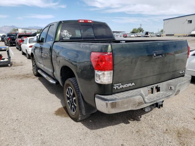 Photo 2 VIN: 5TFUM5F16AX002329 - TOYOTA TUNDRA DOU 