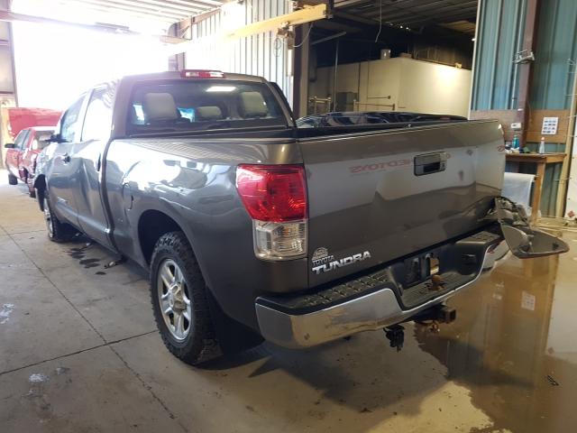 Photo 2 VIN: 5TFUM5F16AX006767 - TOYOTA TUNDRA DOU 