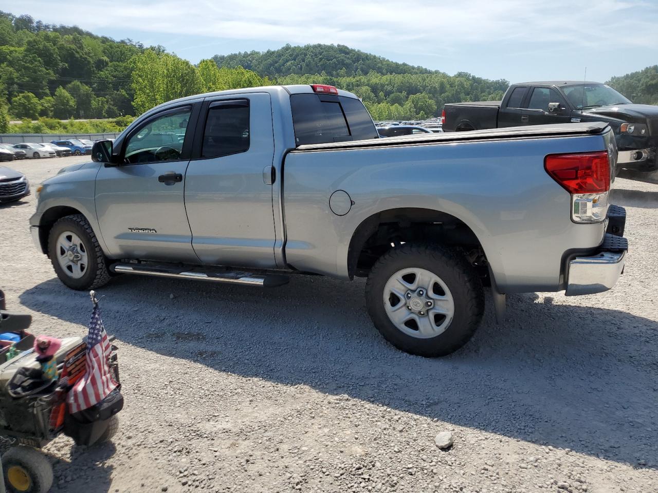 Photo 1 VIN: 5TFUM5F16AX015677 - TOYOTA TUNDRA 