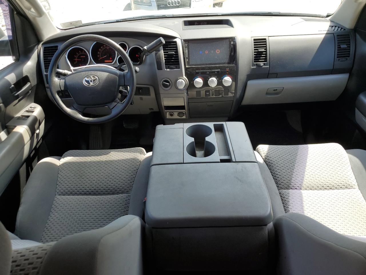 Photo 7 VIN: 5TFUM5F16AX015677 - TOYOTA TUNDRA 