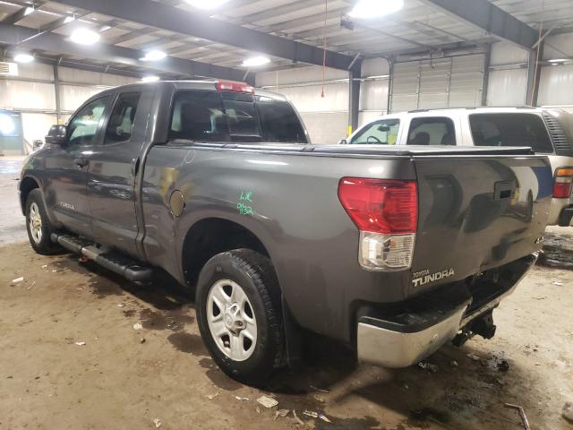 Photo 2 VIN: 5TFUM5F16CX031350 - TOYOTA TUNDRA DOU 