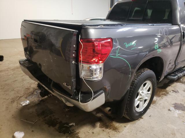 Photo 8 VIN: 5TFUM5F16CX031350 - TOYOTA TUNDRA DOU 