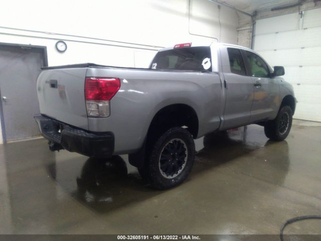 Photo 3 VIN: 5TFUM5F16CX037665 - TOYOTA TUNDRA 4WD TRUCK 