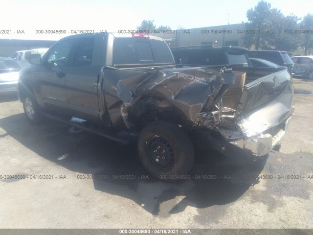 Photo 2 VIN: 5TFUM5F16DX046965 - TOYOTA TUNDRA 4WD TRUCK 