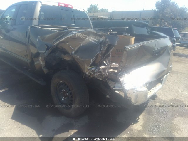 Photo 5 VIN: 5TFUM5F16DX046965 - TOYOTA TUNDRA 4WD TRUCK 