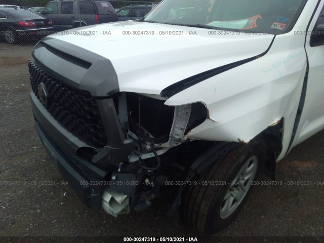 Photo 5 VIN: 5TFUM5F16KX080501 - TOYOTA TUNDRA 