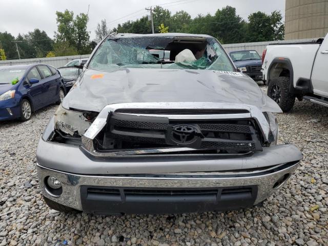 Photo 4 VIN: 5TFUM5F17AX001058 - TOYOTA TUNDRA DOU 