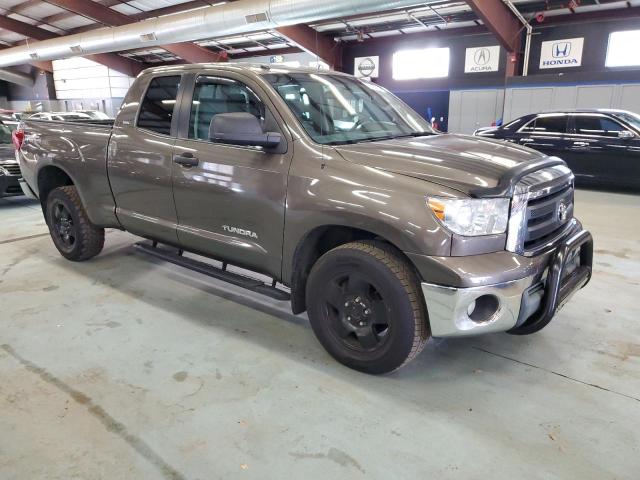 Photo 3 VIN: 5TFUM5F17AX007863 - TOYOTA TUNDRA DOU 