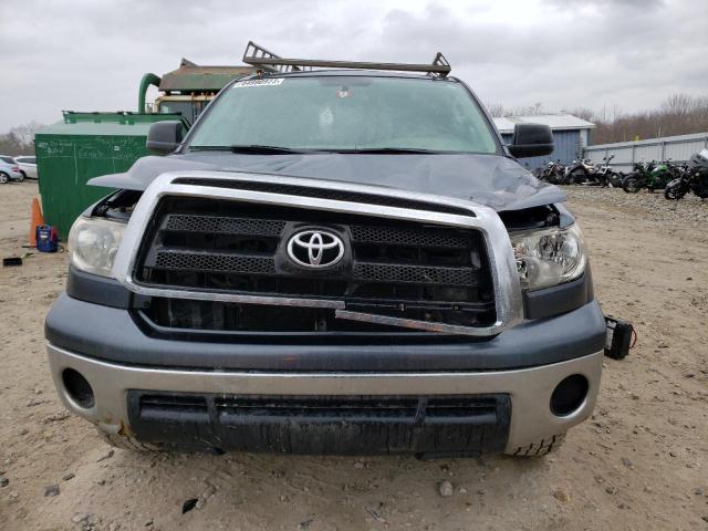 Photo 4 VIN: 5TFUM5F17AX013632 - TOYOTA TUNDRA 