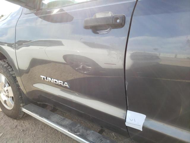 Photo 8 VIN: 5TFUM5F17BX017360 - TOYOTA TUNDRA DOU 