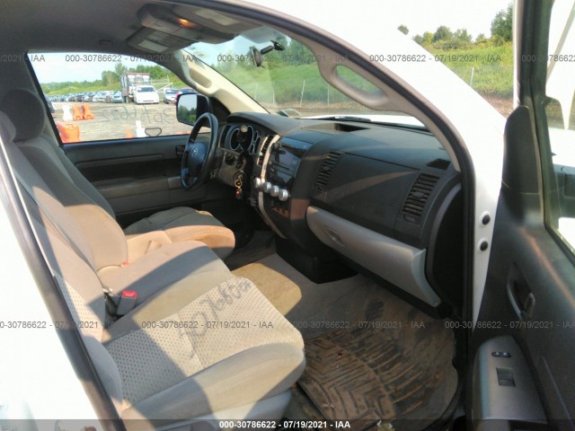 Photo 4 VIN: 5TFUM5F17BX024857 - TOYOTA TUNDRA 4WD TRUCK 