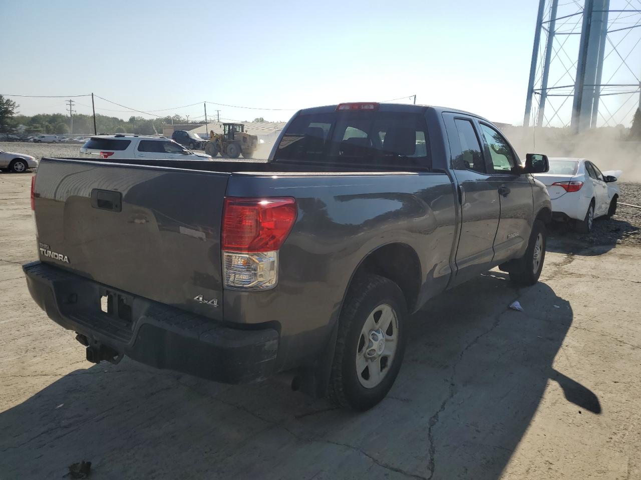 Photo 2 VIN: 5TFUM5F17DX049485 - TOYOTA TUNDRA 