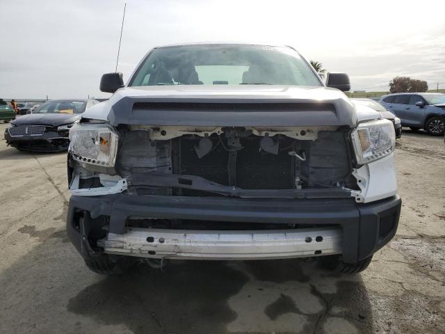 Photo 4 VIN: 5TFUM5F17FX061901 - TOYOTA TUNDRA DOU 