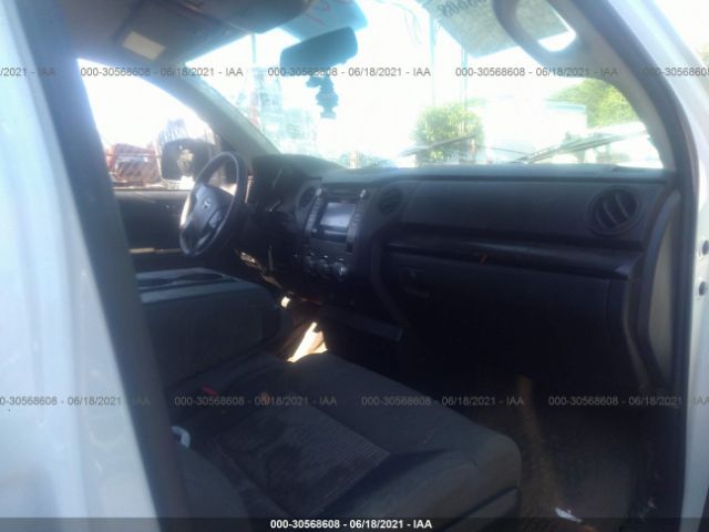 Photo 4 VIN: 5TFUM5F17FX063891 - TOYOTA TUNDRA 4WD TRUCK 